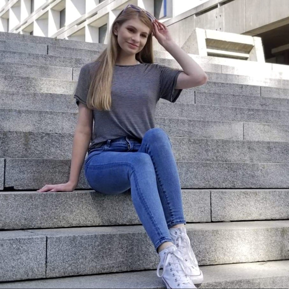 Meet your Posher, Lauren